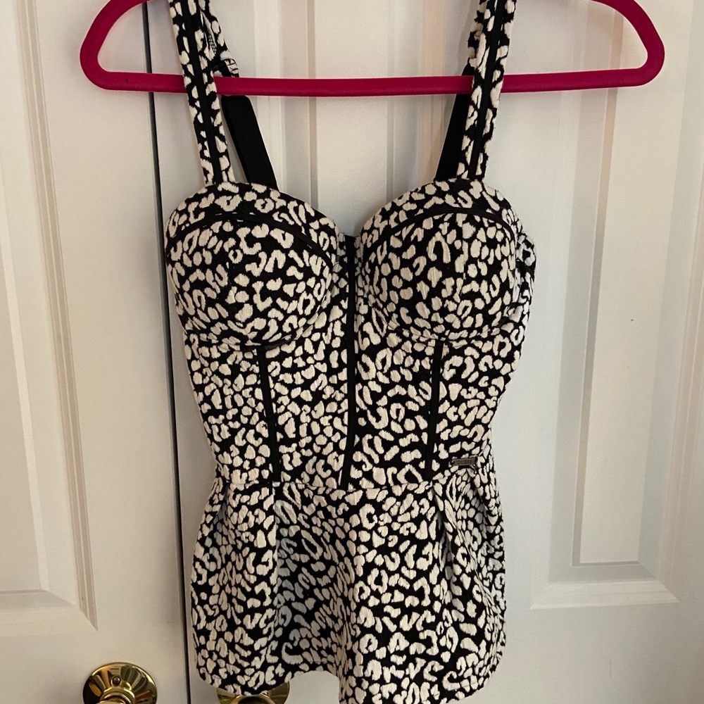Guess Top